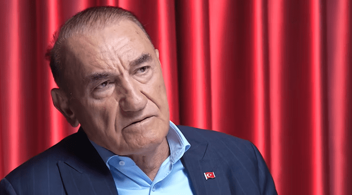 Mustafa Keskin mavi yaka