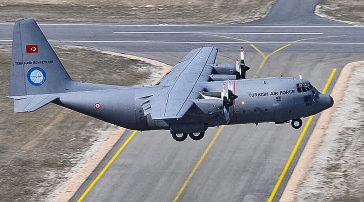 Askeri kargo uçağı düştü!