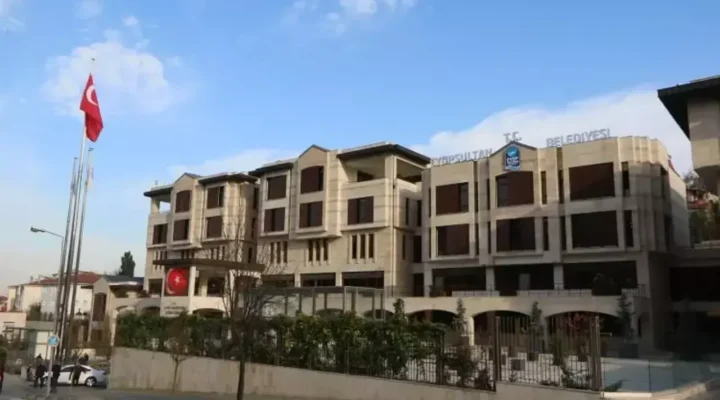 Maaş yok ama ihale var!