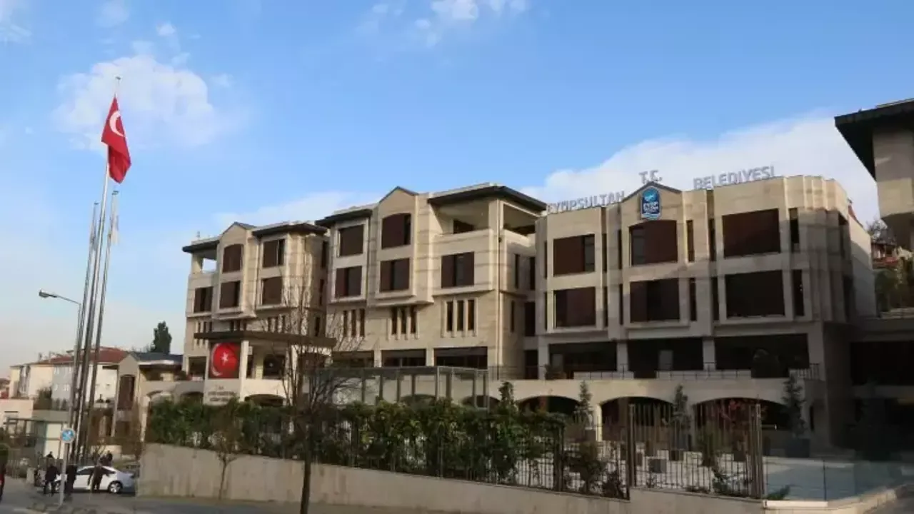 Maaş yok ama ihale var!